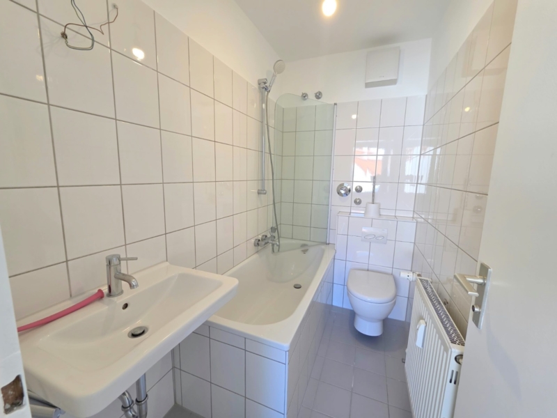 Neu Renoviert! Gemütliche 1 Zimmer Wohnung mit separater Küche inkl. Einbauküche – ruhig und zentral in Rödelheim