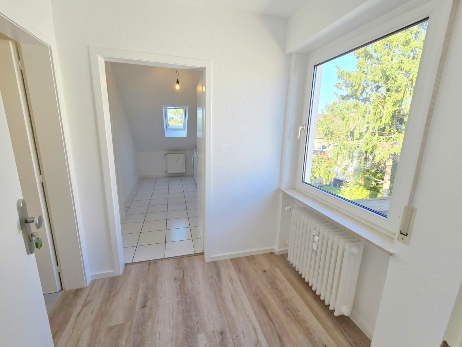 Neu Renoviert! Gemütliche 1 Zimmer Wohnung mit separater Küche inkl. Einbauküche – ruhig und zentral in Rödelheim