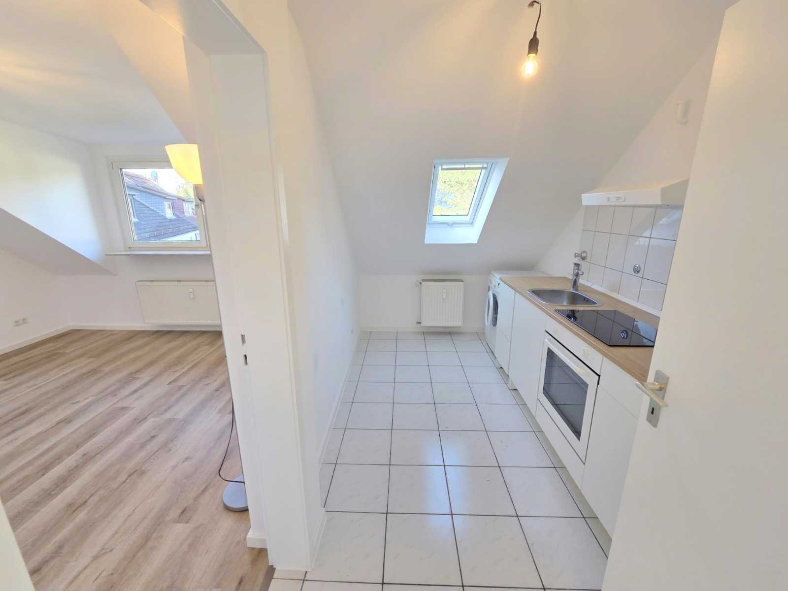 Neu Renoviert! Gemütliche 1 Zimmer Wohnung mit separater Küche inkl. Einbauküche – ruhig und zentral in Rödelheim