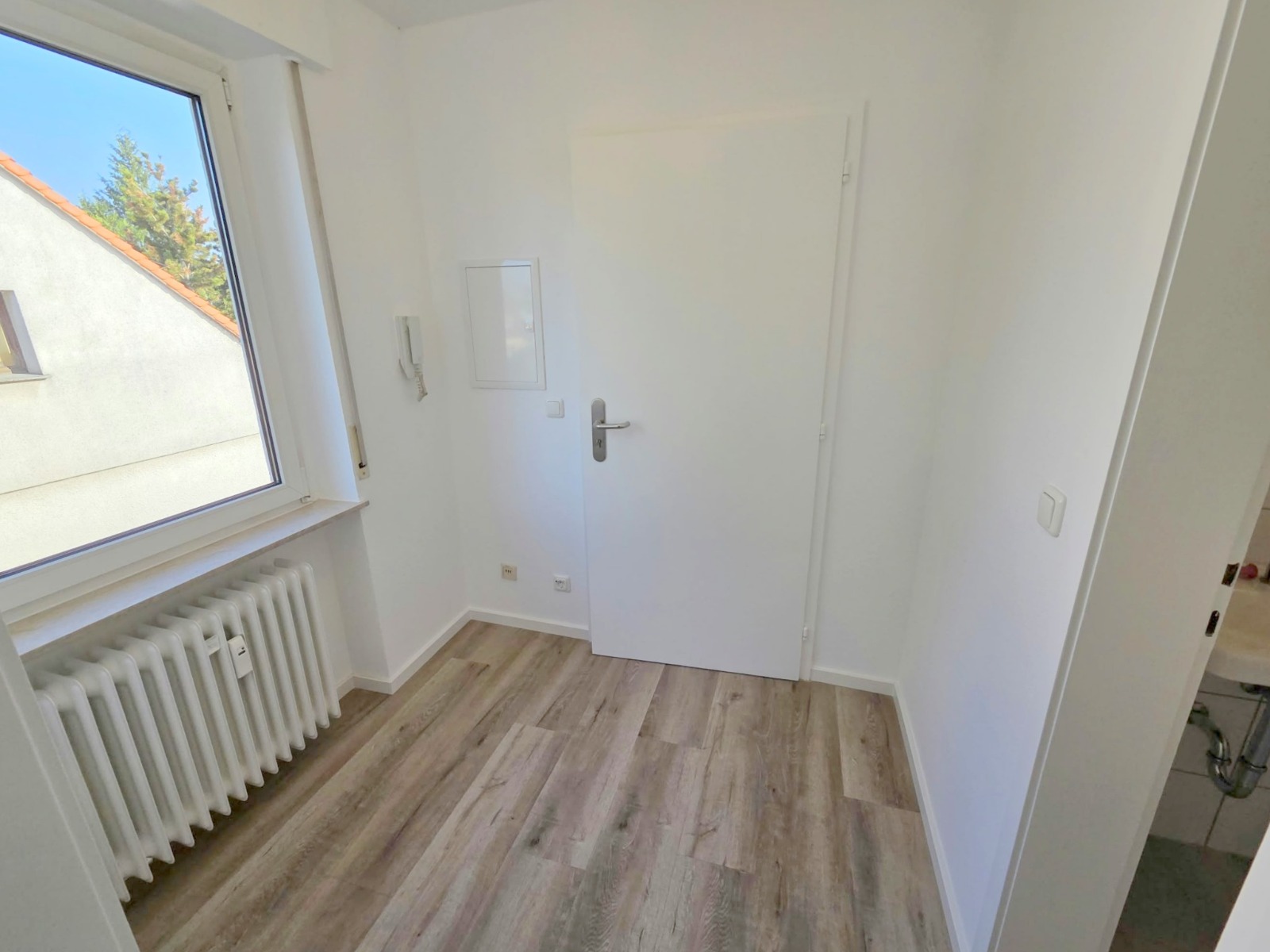 Neu Renoviert! Gemütliche 1 Zimmer Wohnung mit separater Küche inkl. Einbauküche – ruhig und zentral in Rödelheim