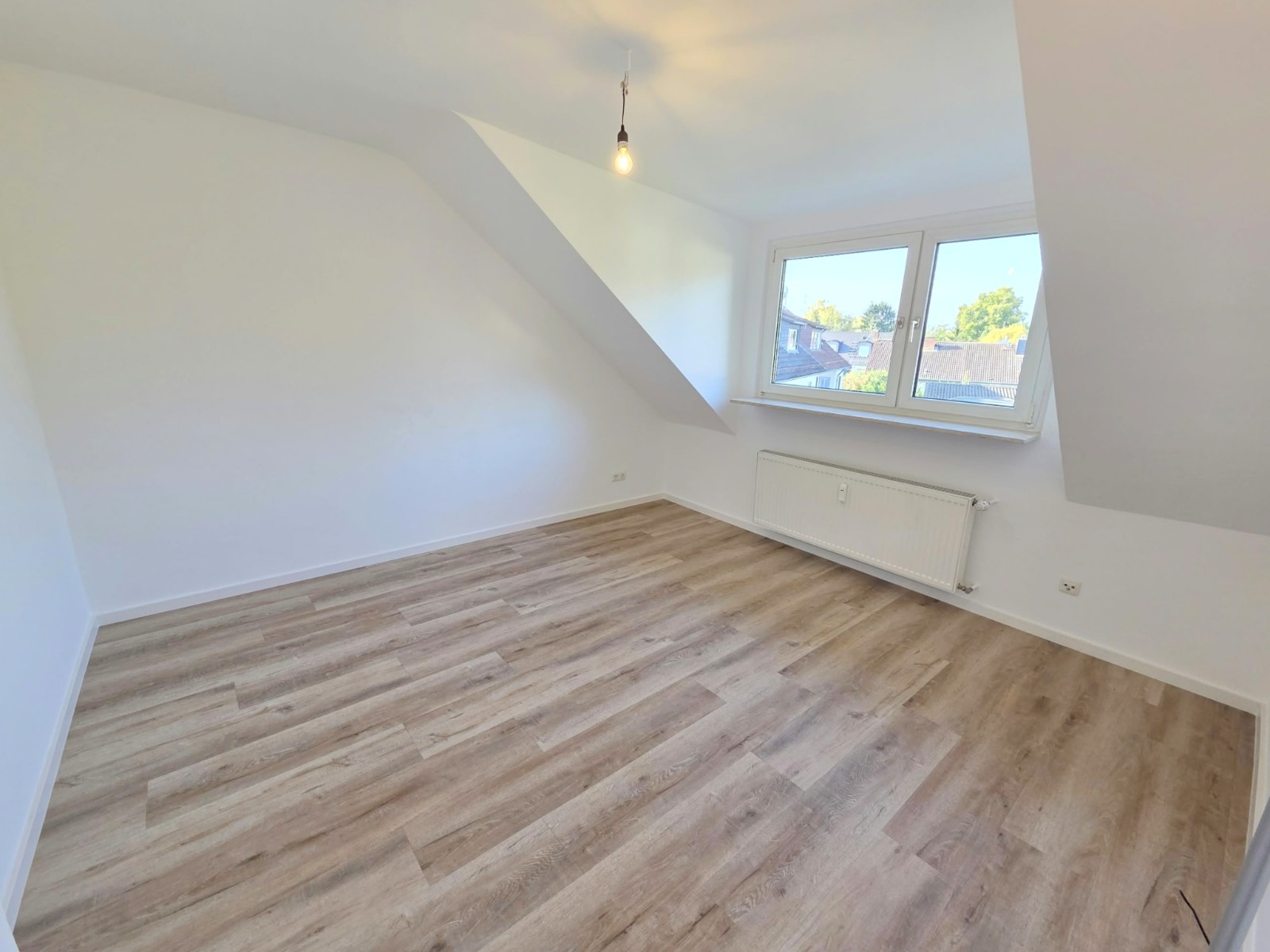 Neu Renoviert! Gemütliche 1 Zimmer Wohnung mit separater Küche inkl. Einbauküche – ruhig und zentral in Rödelheim